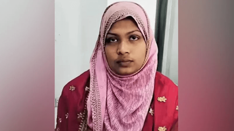 পুলিশ হেফাজতে স্ত্রীসহ দুই সহযোগী আটক