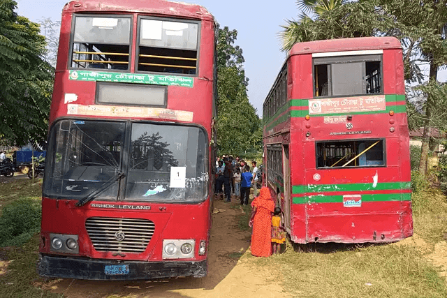 বনভোজনের বাস বিদ্যুতায়িত