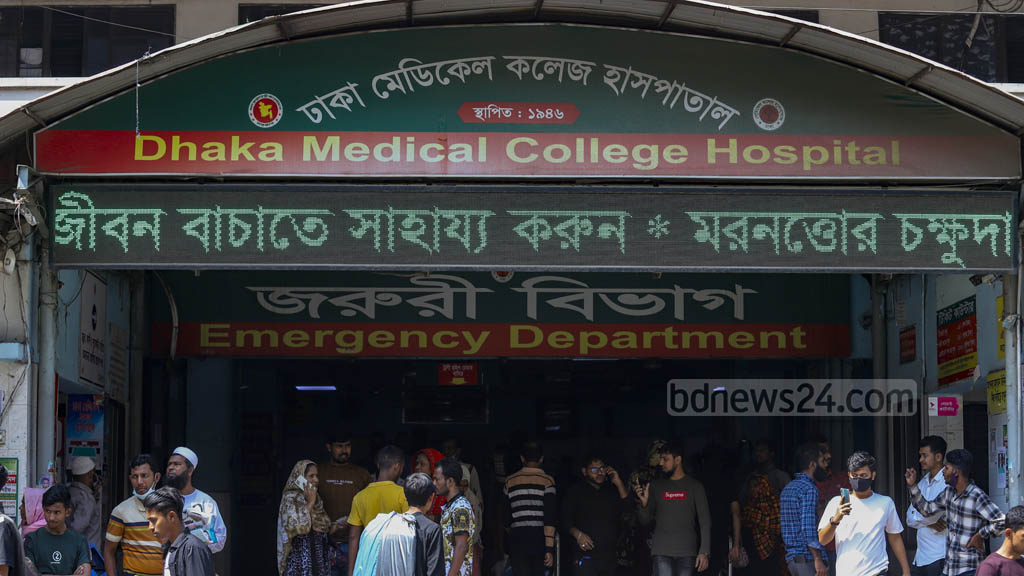 মায়ের সামনে দেয়াল চাপায় শিশুর মর্মান্তিক মৃত্যু