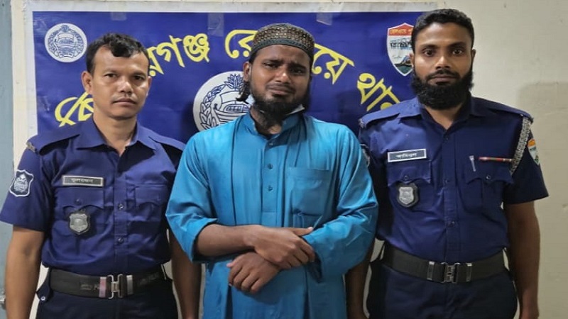 কিশোরগঞ্জে ট্রেনের টিকিটসহ কালোবাজারি আটক করা হয়েছে।