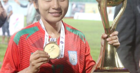 স্বপ্নের ঋতুপর্ণা: সমাজের বাধা ডিঙিয়ে যখন ‘বেগম রোকেয়া পদক’ আসে হাতে!