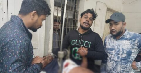 টঙ্গীতে মোবাইল ব্যাংকিং কর্মীকে গুলি ও ছুরিকাঘাত: প্রায় ১৫ লাখ টাকা ছিনতাই, আতঙ্কে স্থানীয়রা